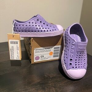 Native Jefferson size 5 toddler shoes